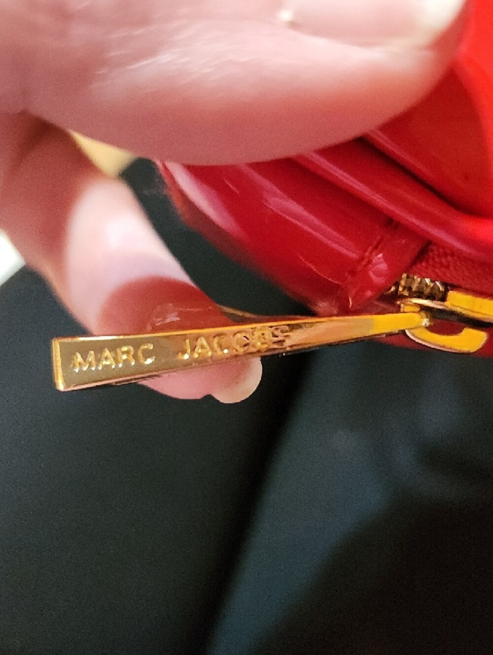 Marc Jacobs Glossy Red Patent Logo Pouch - Picture 4 of 4